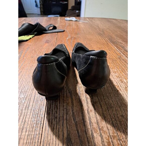 Donald J Pliner Women 7.5 Narrow Merrick Black Suede Square Toe Low Heel Shoes - Picture 4 of 6